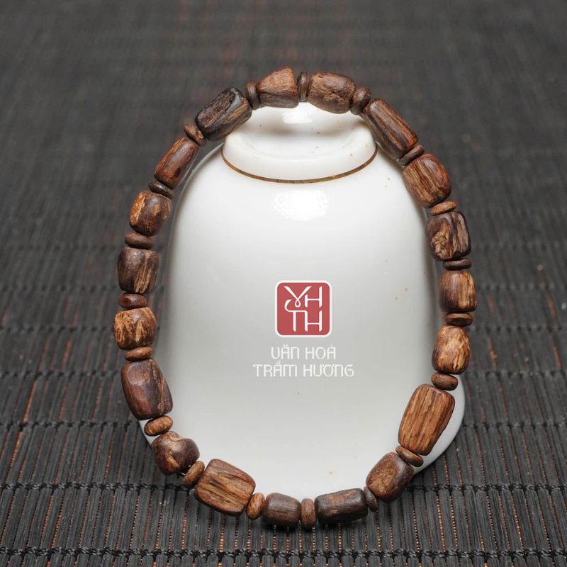 Vòng trầm tốc Lào chuẩn hàng rừng thơm sống mạnh